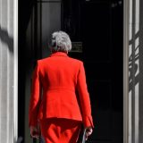 Britanska premijerka danas zvanično podnosi ostavku 13