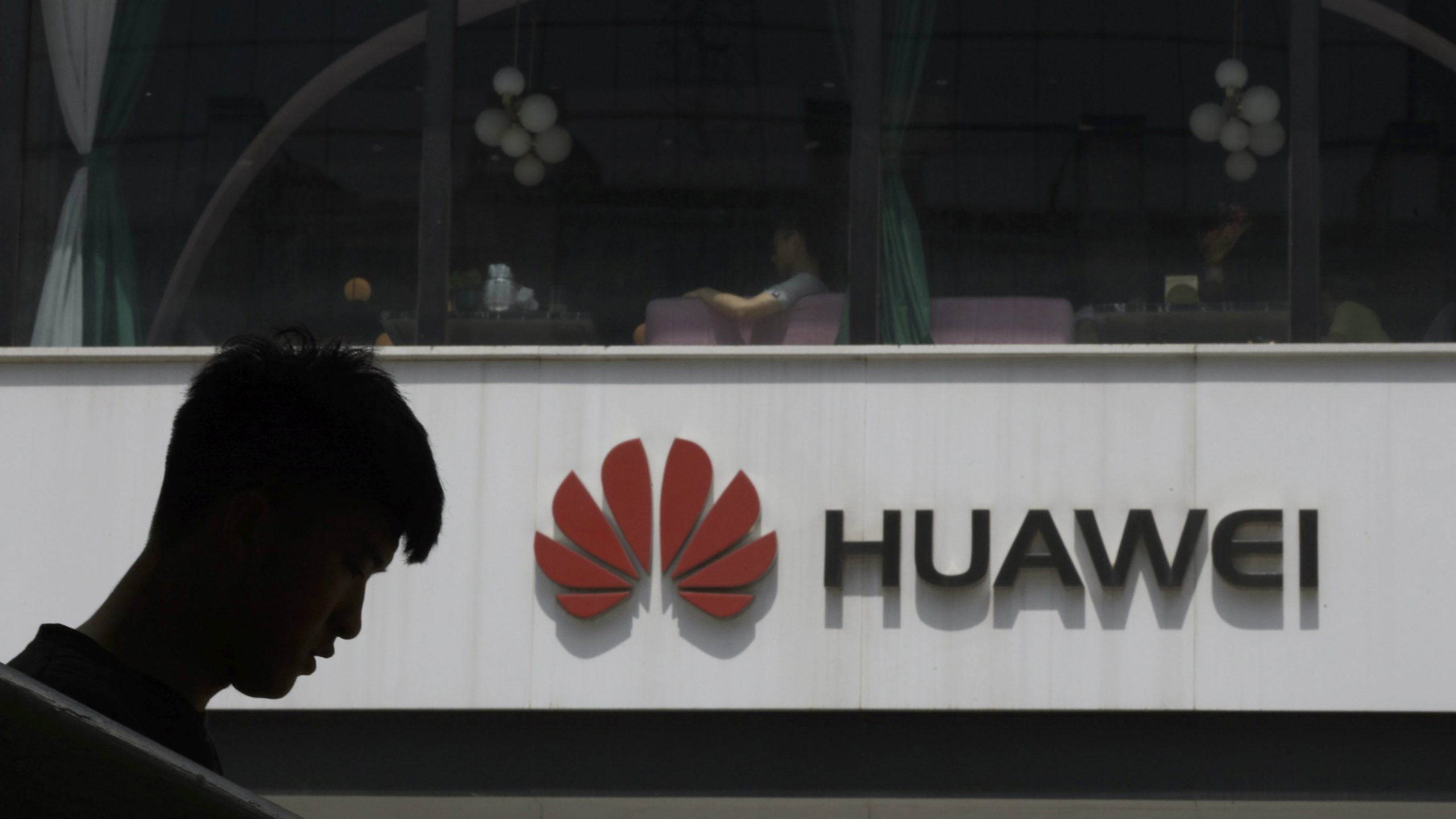 Francuska neće blokirati Huawei 1