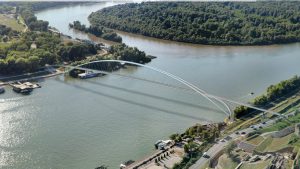 Gondola ili pešački most sa najvećim rasponom luka na svetu? 3