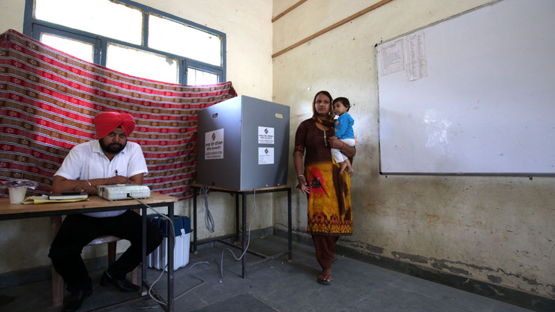 Izlazne ankete: Pobeda vladajuće stranke Narendre Modija na izborima u Indiji 1