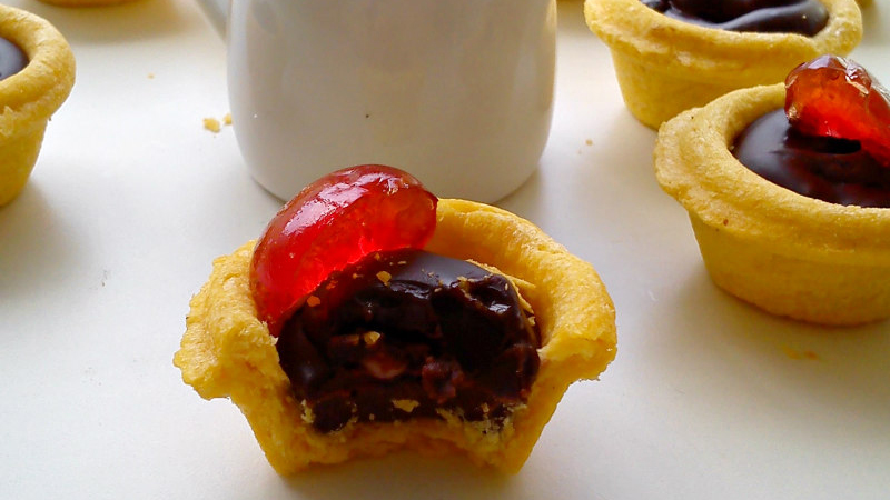 Recept nedelje: Korpice sa čokoladom i višnjama 1