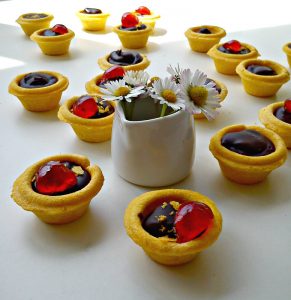 Recept nedelje: Korpice sa čokoladom i višnjama 2