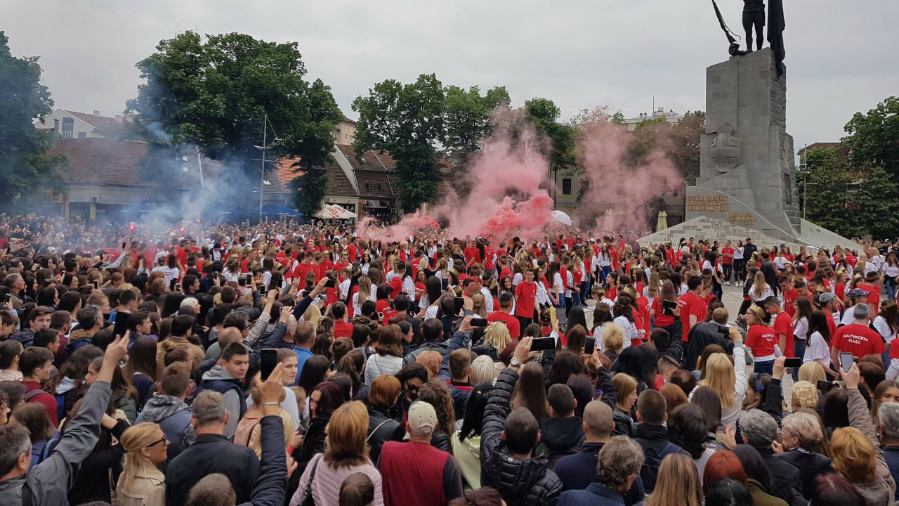 Ples kraljevačkih maturanata 1