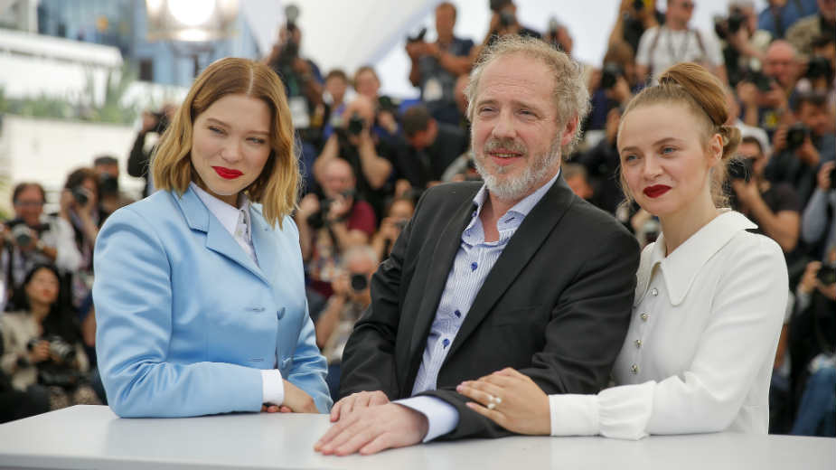 Policajac nalik svecu, izdajnik mafije i scene besmislenog seksa 1