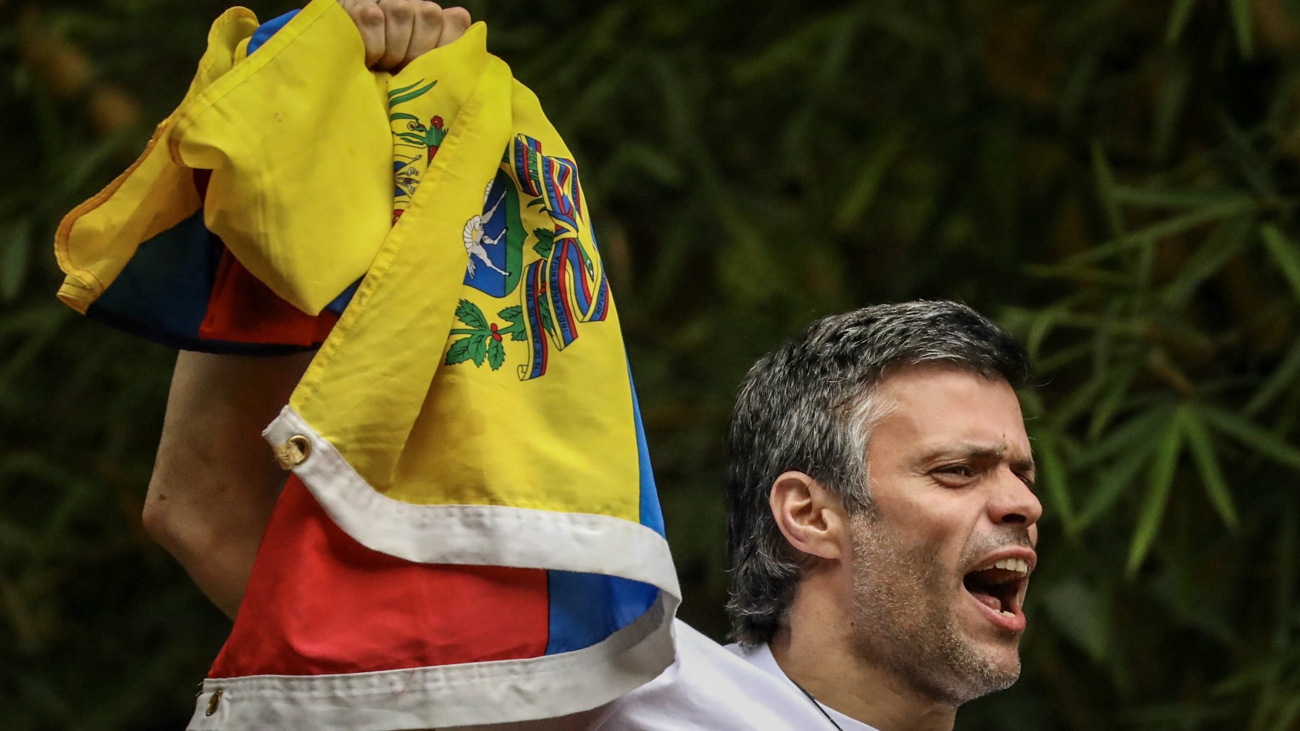 Venecuelanski opozicionar Leopoldo Lopes u španskoj ambasadi 1