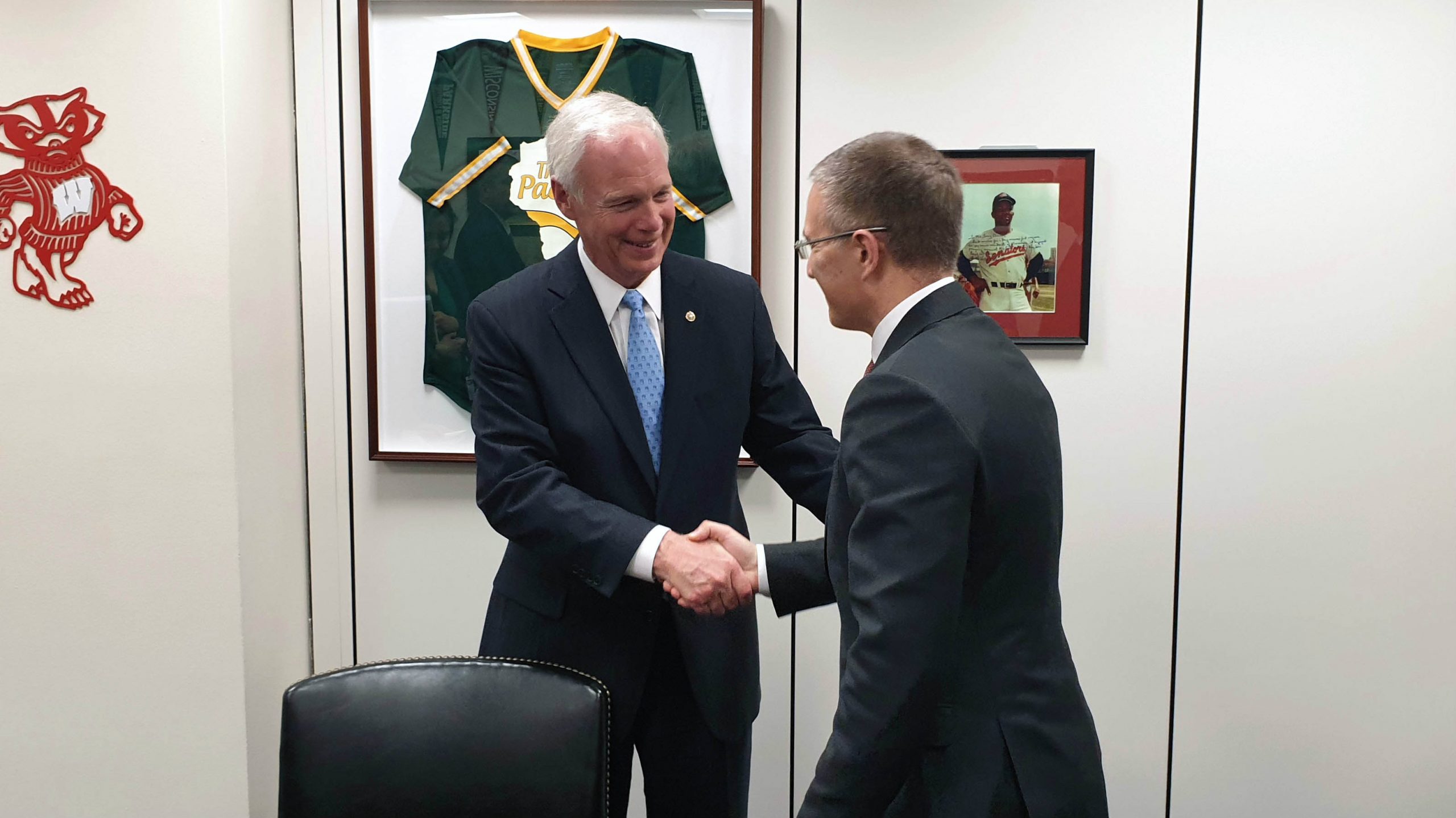 Stefanović sa američkim senatorom o bezbednosnoj situaciji u Srbiji i regionu 1