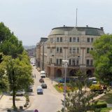 Stanari Sinđelićevog trga u Nišu sprečili seču lipa zbog izgradnje garaže 13