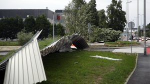 Dvoje povređeno zbog olujnog vetra u Zagrebu 2
