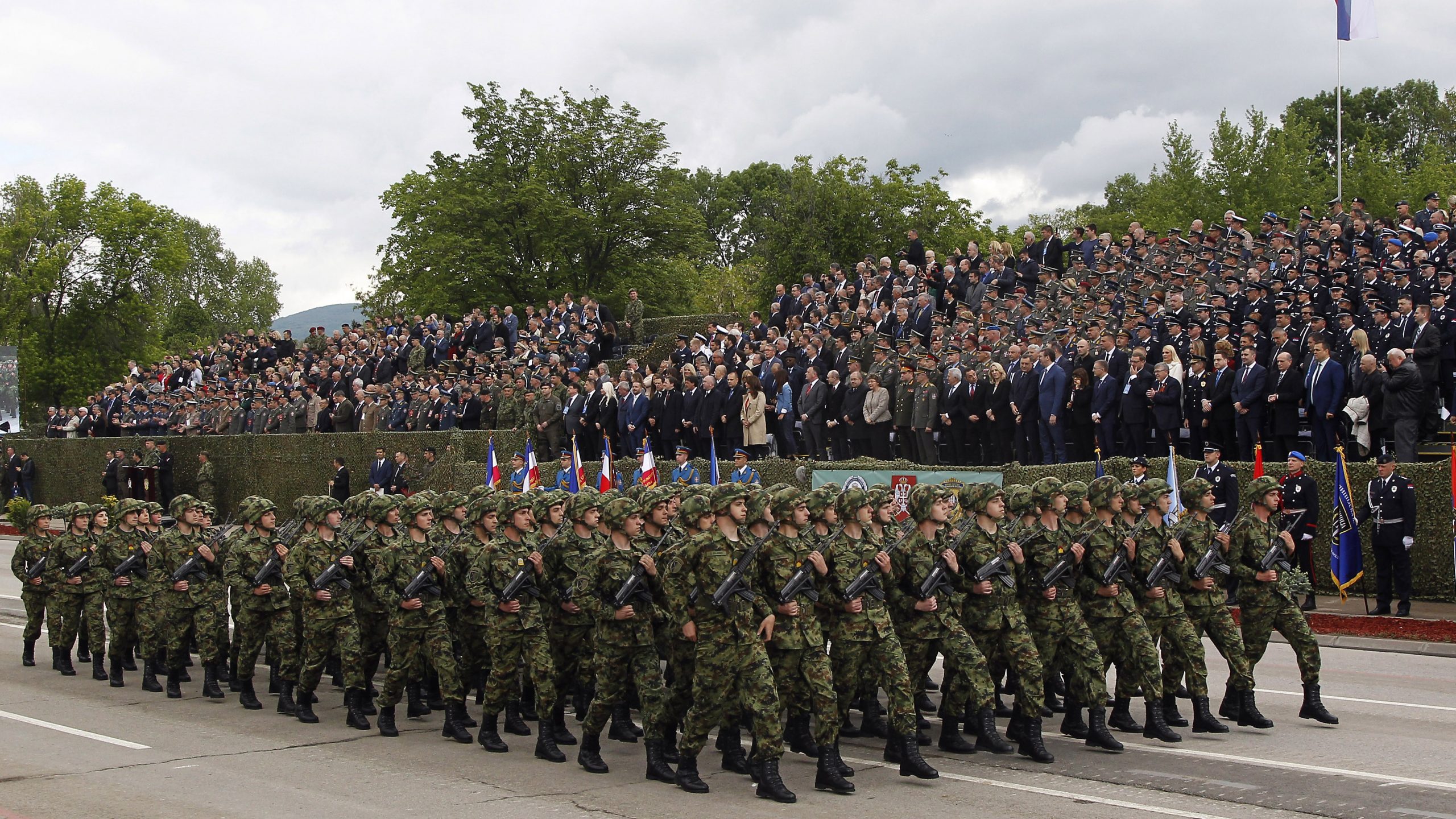 Vučić: Čuvaćemo mir, ali smo spremni da se branimo ako bude trebalo (FOTO) 1