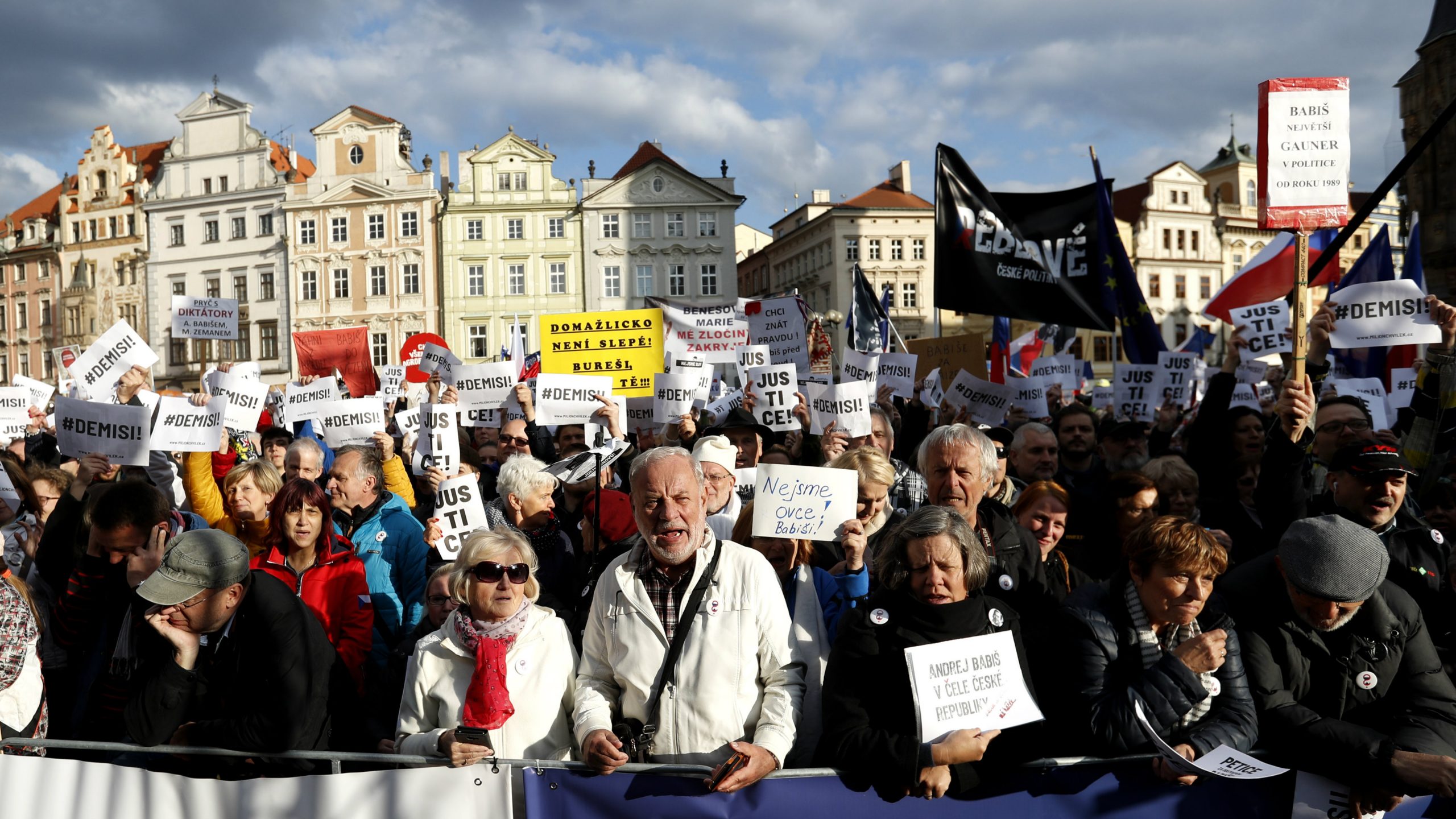 Hiljade Čeha na trgovima za nezavisno pravosuđe i protiv nove ministarke 1