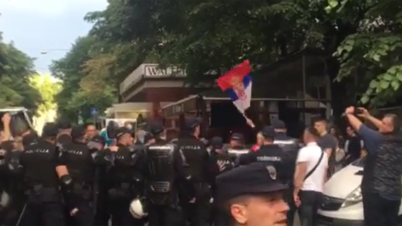 Incidenti desničara sa policijom pred otvaranje festivala "Mirdita, dobar dan" (VIDEO) 1