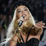 U avionu zaboravljen nakit vredan 3,5 miliona evra za nastup Rite Ore 6