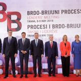 Vučić posle samita u Tirani: Ne idemo u mirnije vode 6