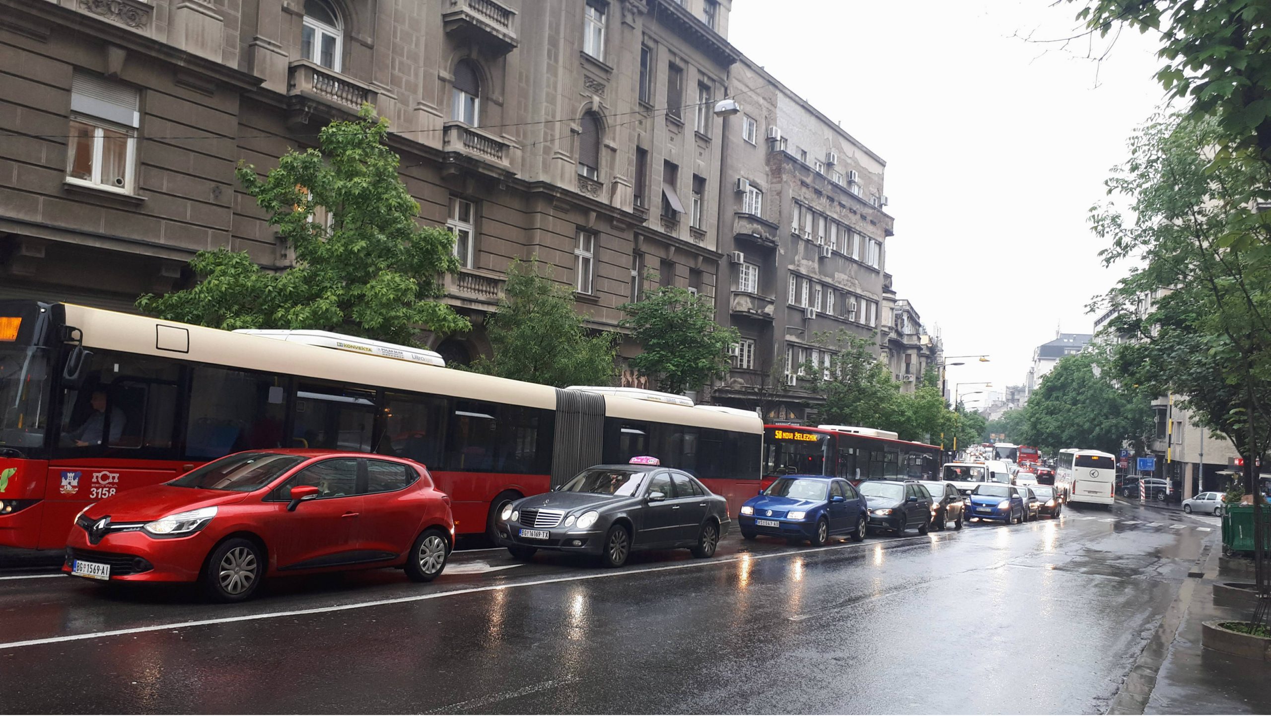 AMSS: Kiša i pljuskovi otežavaju vožnju 1