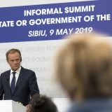 Tusk: Vanredni samit EU 28. maja 15