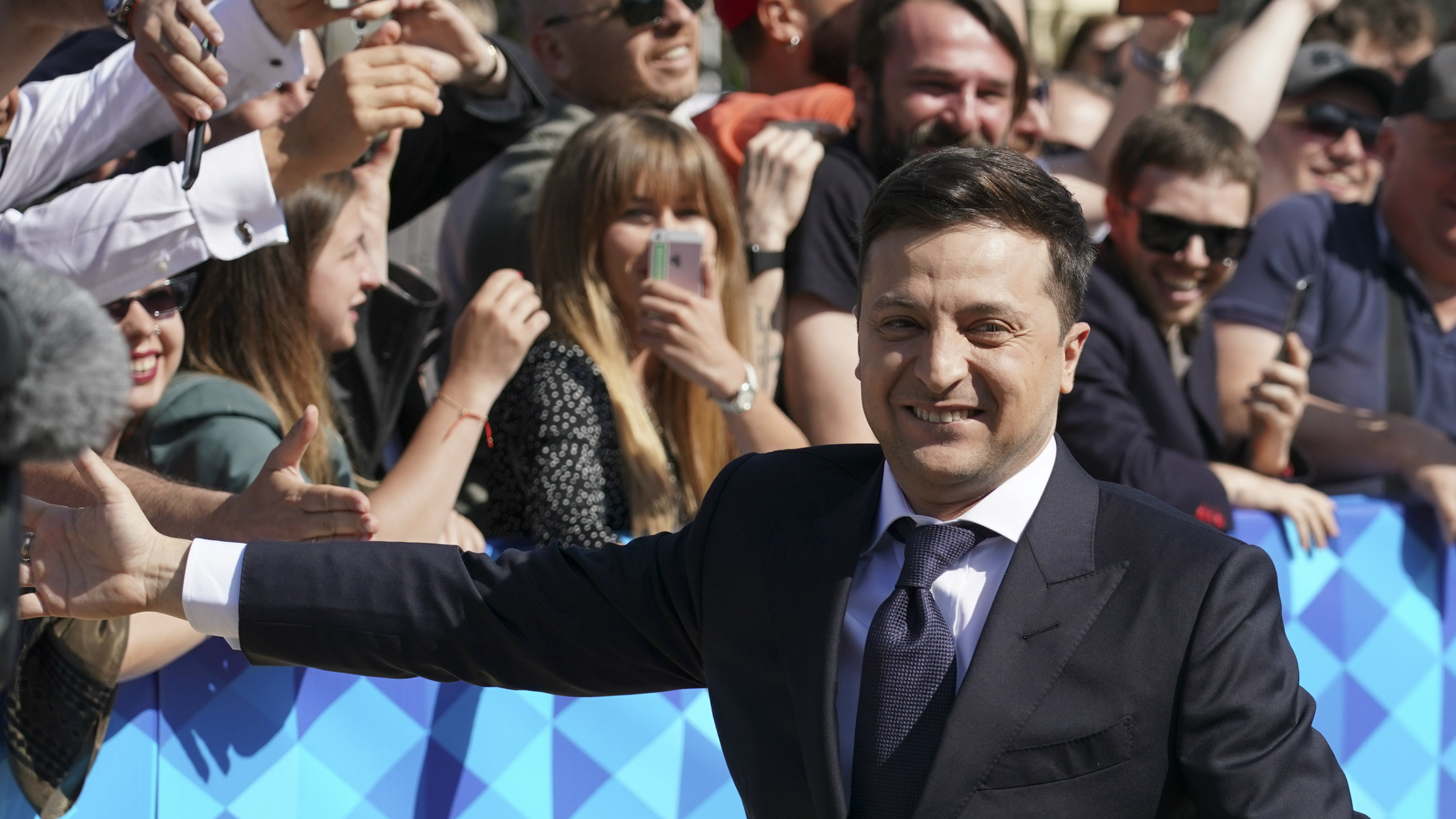 Zelenski položio zakletvu pa raspustio parlament 2