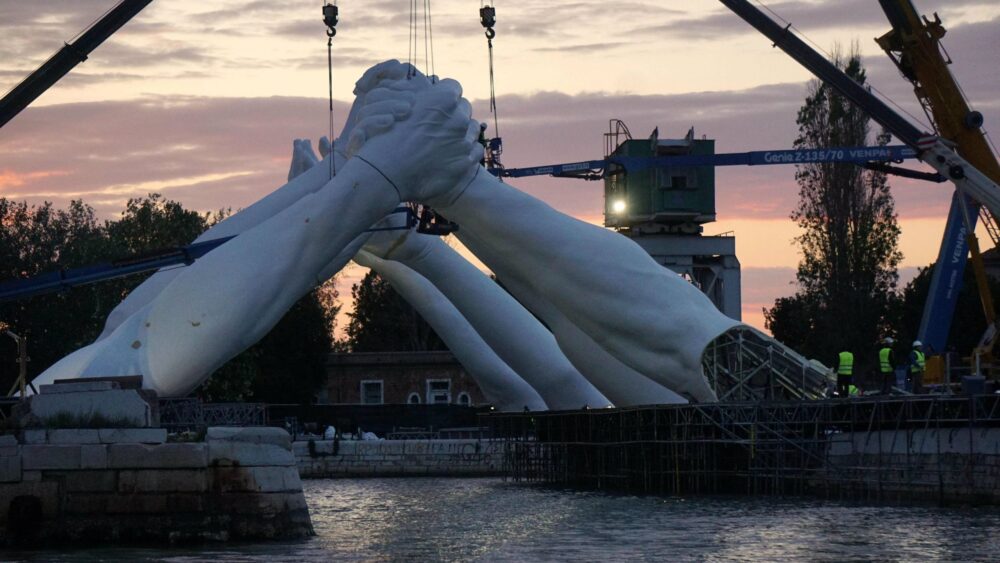 "Građenje mostova" omaž Veneciji ili najgori rad Bijenala?  1