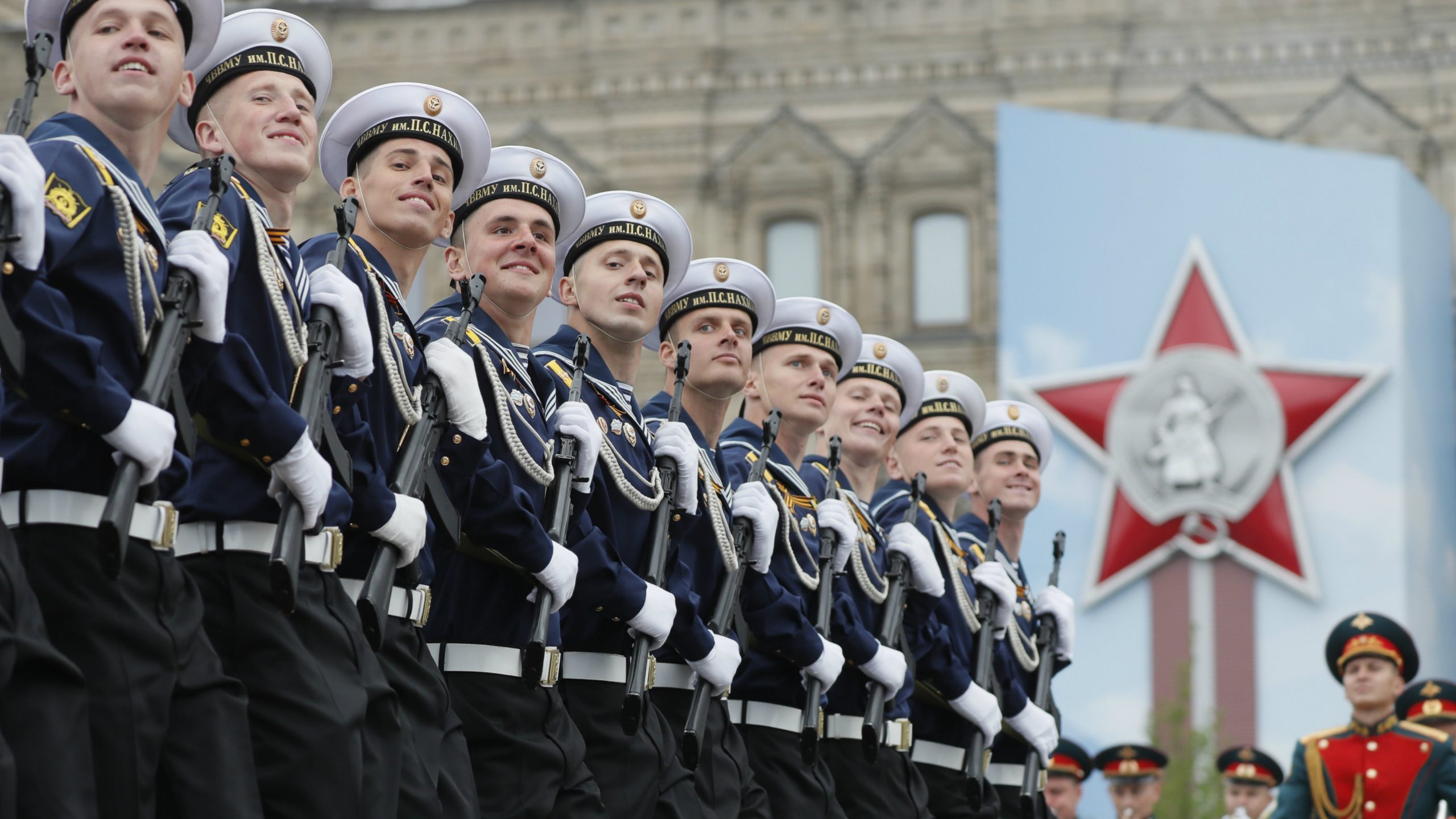 Putin na vojnoj paradi pozvao na ujedinjenje u borbi protiv savremenih pretnji (FOTO) 4