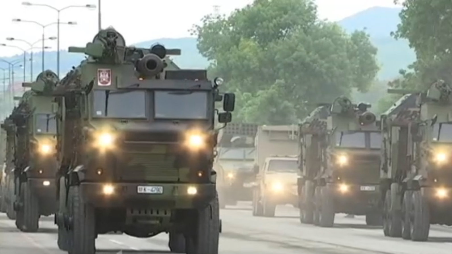 Vojna parada u Nišu: Ruski tenkovi i srpsko naoružanje pred građanima 1