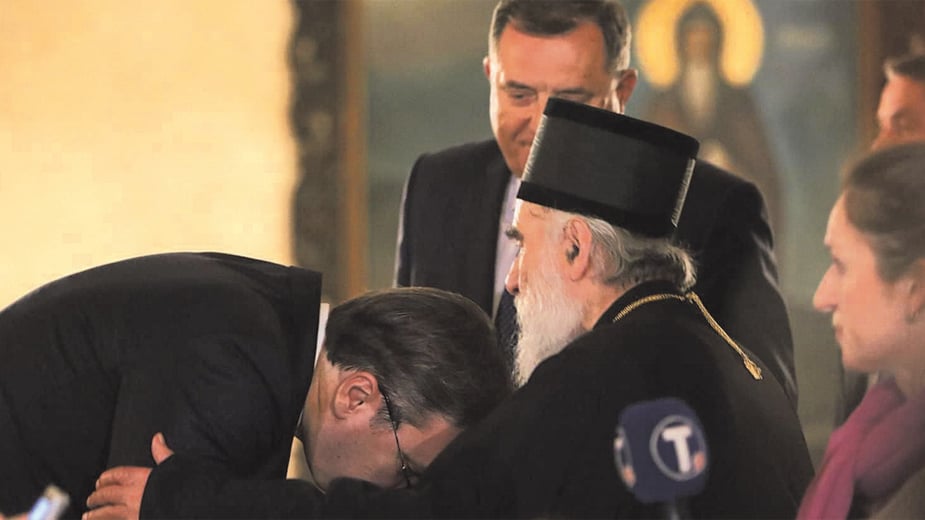 Vladike jednoglasno smestile Vučića u "Crveni salon" 1