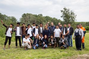 Migranti čistili smeće u Krnjači sa lokalnim stanovništvom 2 Migranti čistili smeće u Krnjači sa lokalnim stanovništvom 2