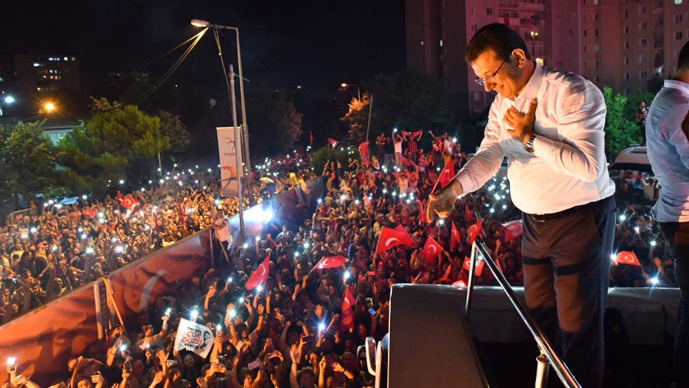 Otkud pesma Nade Topčagić na proslavi pobede opozicije u Istanbulu? 1