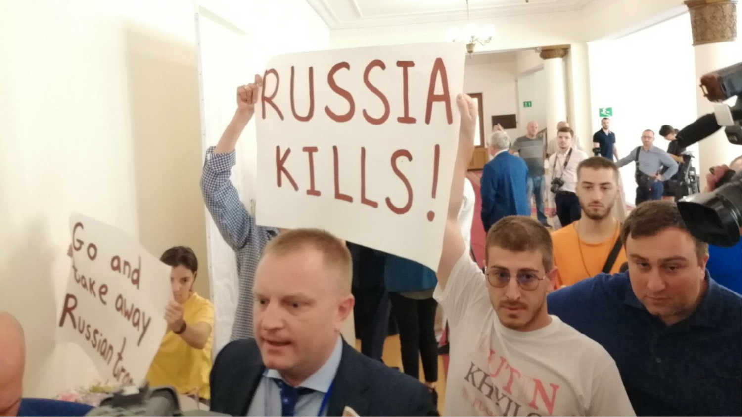 Čotrić: Policija nas evakuisala iz zgrade parlamenta 1