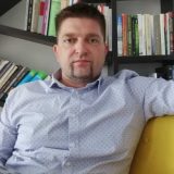 Politika, fakcija i fikcija 6