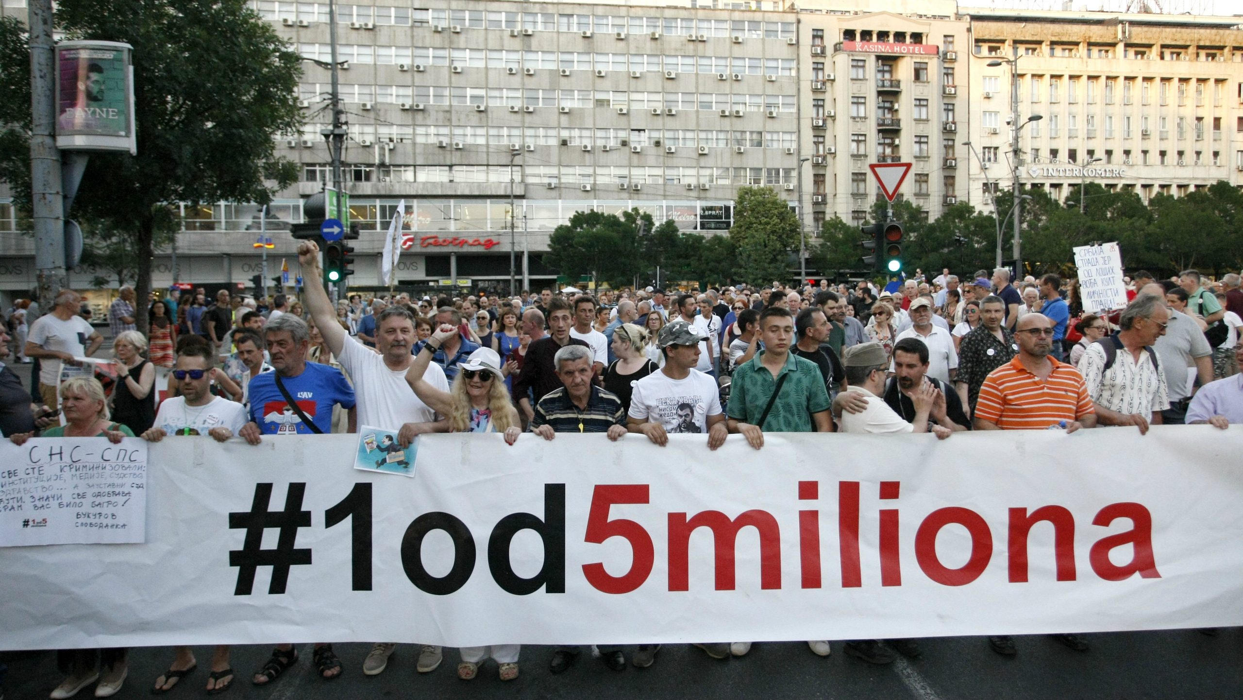Protest "1od 5 miliona": Solidarnošću protiv nasilja (FOTO/VIDEO) 1