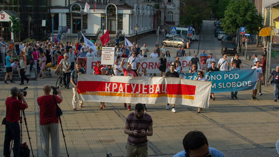 Protest u Kragujevcu: Đački trg proglašen trgom slobode 1