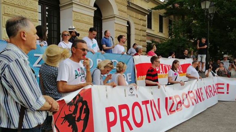 Đilas na protestu u Kragujevcu: Nastavnici i profesori, branite decu od tabloida (VIDEO, FOTO) 1