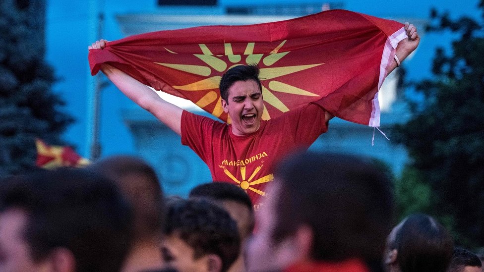 Sportska bajka Makedonaca, ajvar za srpske komentatore i Sting na čekanju 1 Slavlje navijača u Skoplju