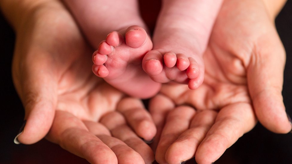 Internet, doktori i dijagnoze: Pomoć za bebu na klik 3 Mamine i bebine ruke