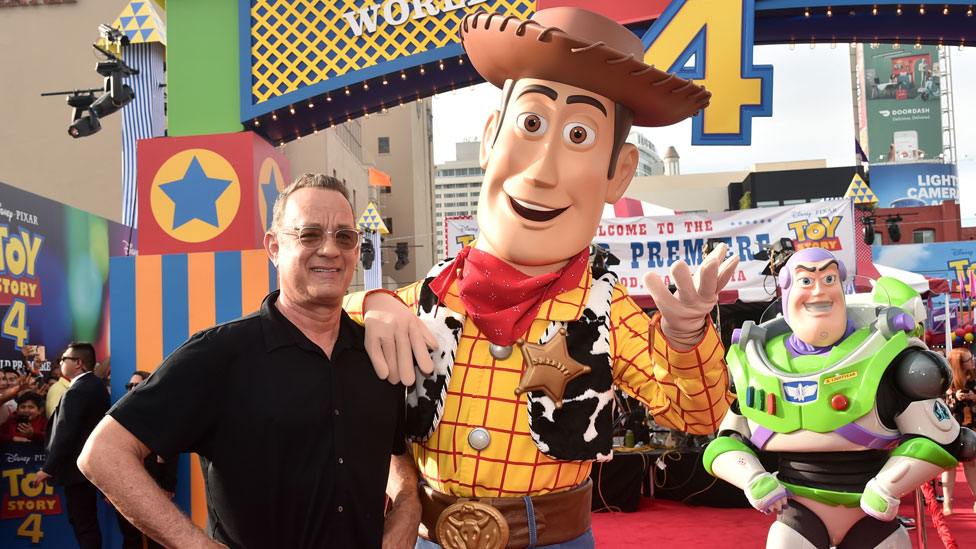 Priča o igračkama 4: „Ako vam je bioskop blizu, ne čekajte ni časa" 1 Tom Hanks, Woody and Buzz