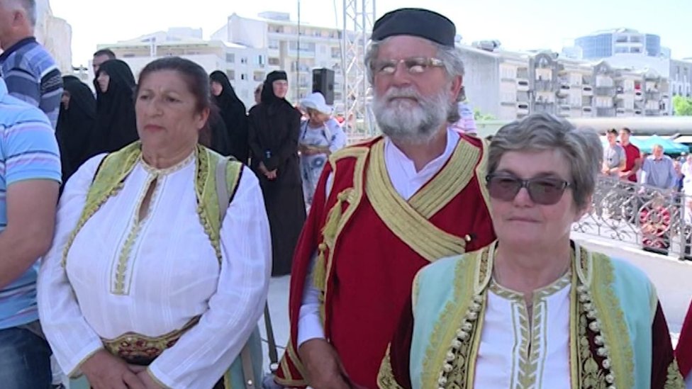 Crnogorska pravoslavna crkva: Čiji je manastir Ostrog 1 U Podgorici je održan skup protiv predloga zakona o verskim zajednicama