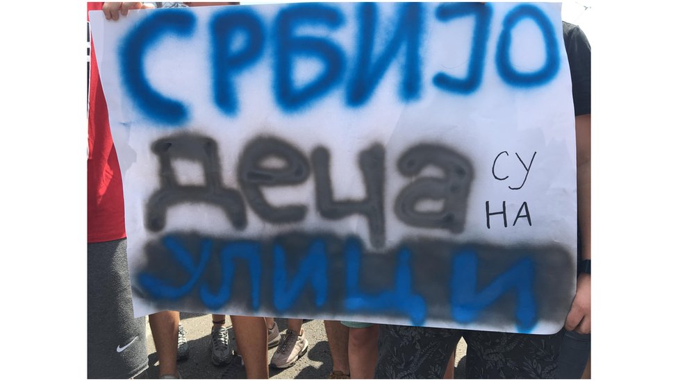 Prijemni za srednje škole i novi protest: Ko je odgovoran za „curenje“ testova 4 transparent s protesta