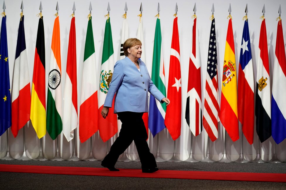 Merkel poručila da je javna zabrinutost za njeno zdravlje nepotrebna 1 Merkel poručila da je javna zabrinutost za njeno zdravlje nepotrebna 1