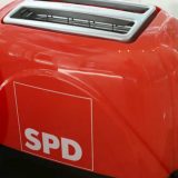 Nemački SPD vodi trijumvirat 8