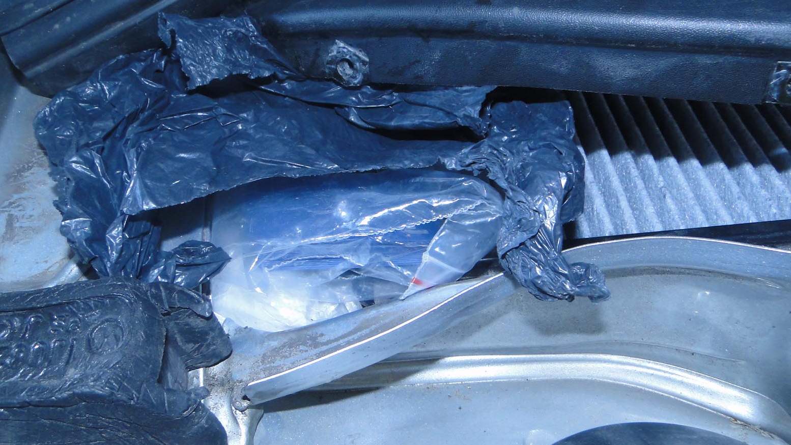 Hapšenje na gradini zbog falsifikovanja platnih kartica 1