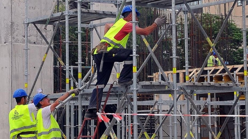 Tri četvrtine radnika na gradilištima sami obezbeđuju zaštitnu opremu 1