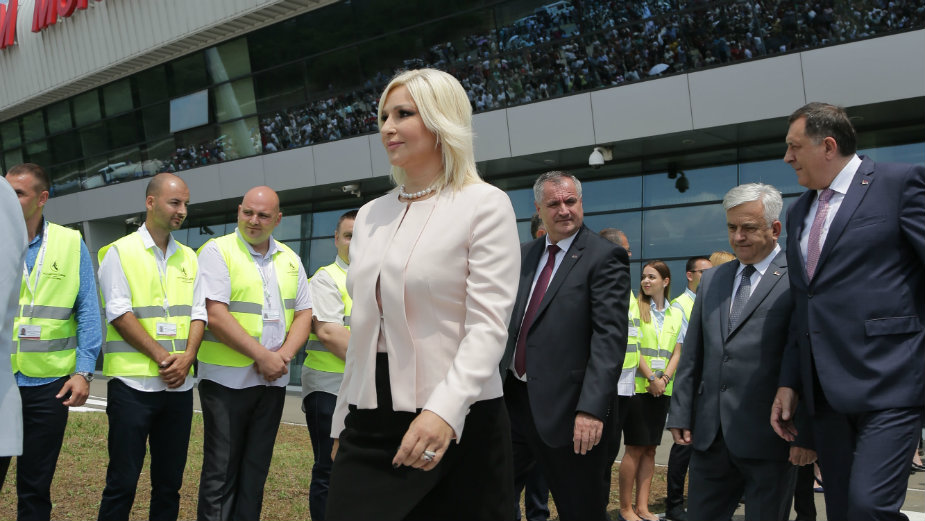 Mihajlović najavila izgradnju još jedne piste tek otvorenog aerodroma 'Morava' 1