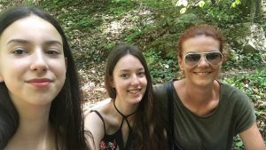 "Svako ko može da ode iz Srbije, to treba da učini" 3