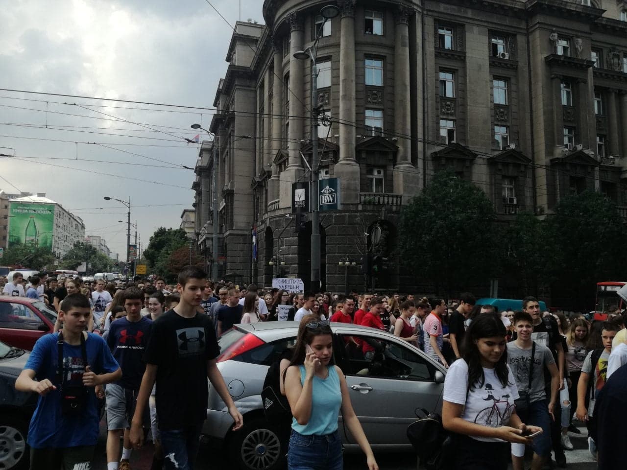 Mali maturanti zahtevaju da se poništi maturski ispit (FOTO) 2