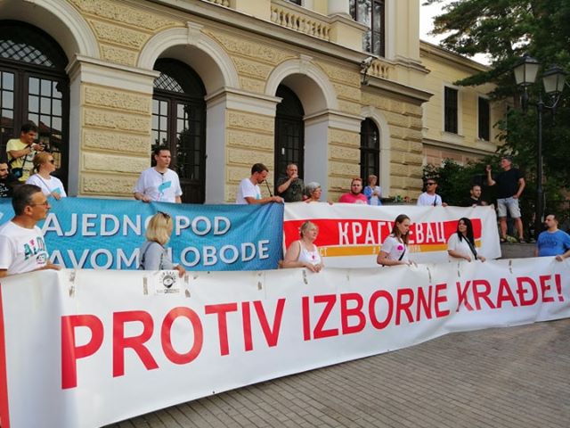 Đilas na protestu u Kragujevcu: Nastavnici i profesori, branite decu od tabloida (VIDEO, FOTO) 3