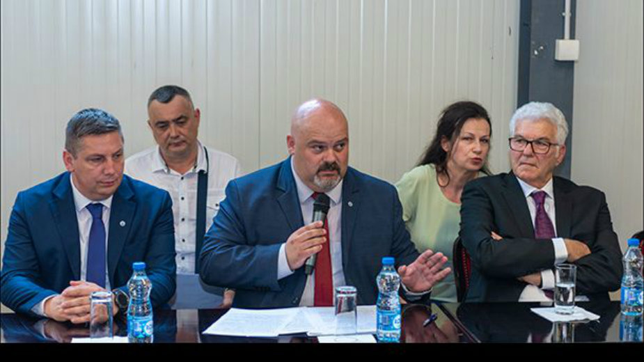 Premijerka i gradonačelnik zamutili i onako već zamućenu vodu u Zrenjaninu 2