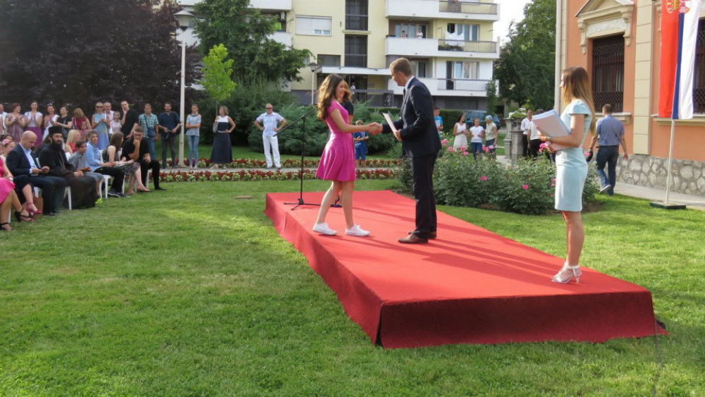 Grad Šabac nagradio 143 učenika i 88 nastavnika 1