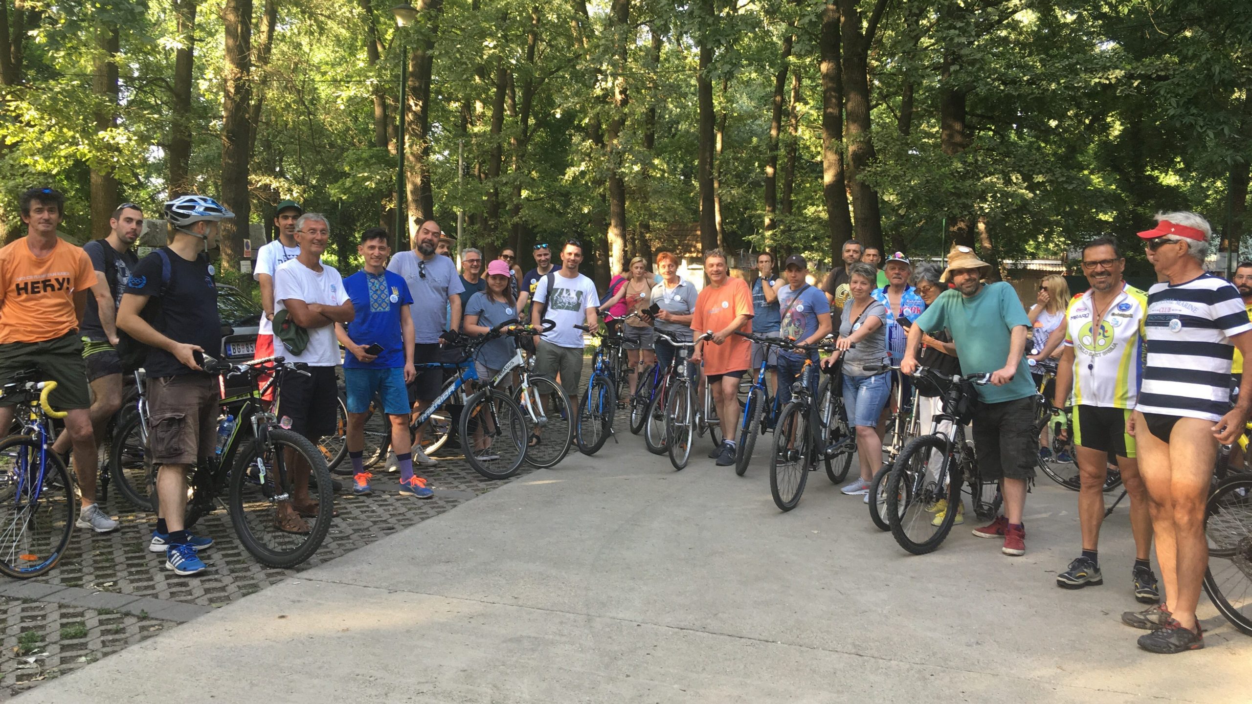 Čitaoci vozili sa Dražom krug za slobodno novinarstvo (FOTO, VIDEO) 1