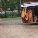 Kiša u Beogradu izazvala probleme u saobraćaju, voda preplavila ulice 14