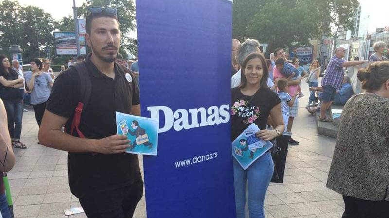 Koraksove i Petričićeve karikature na protestima "1 od 5 miliona" 1