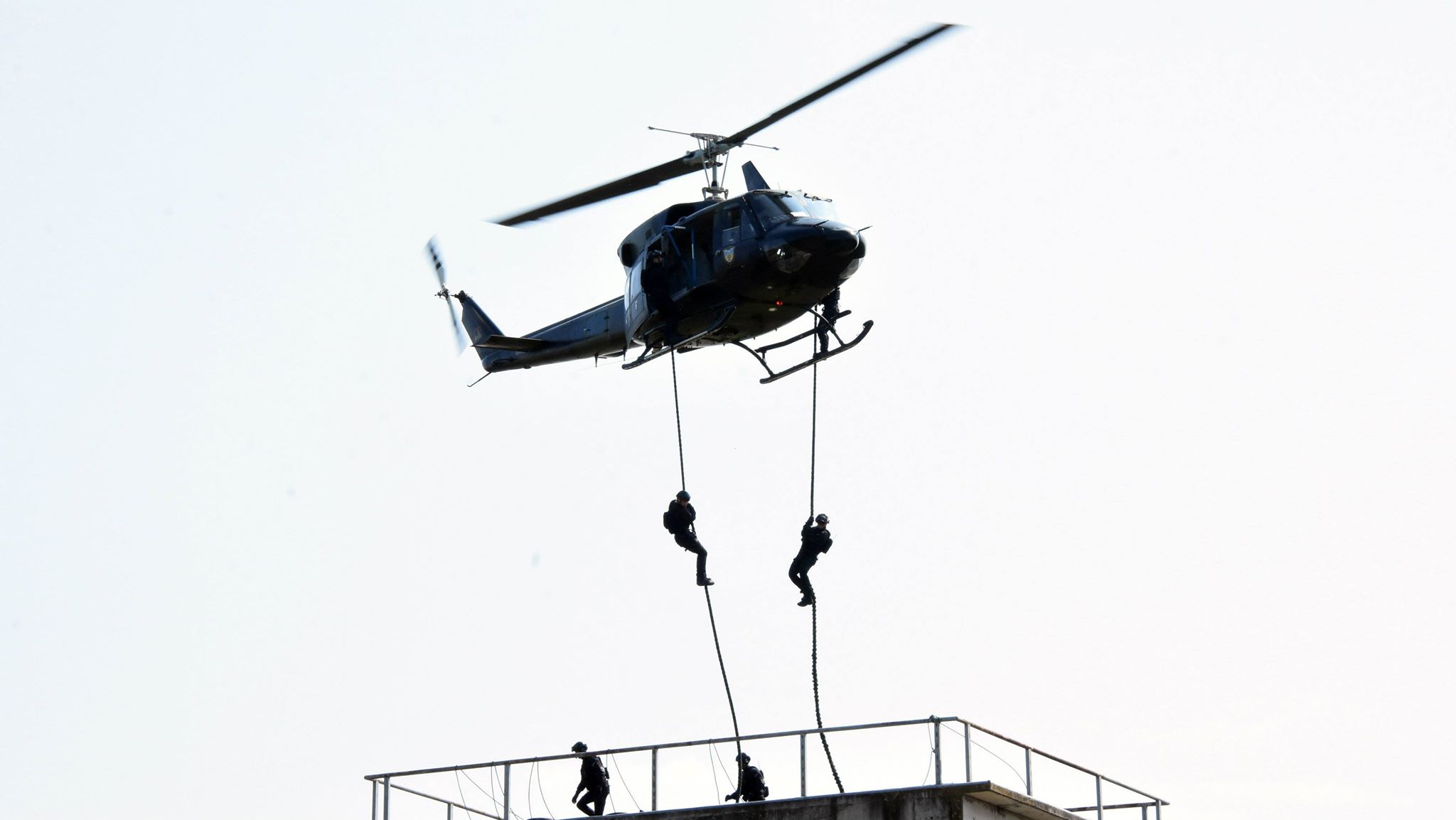 Stefanović prisustvovao pokaznim vežbama policijskih jedinica u Kuli 1